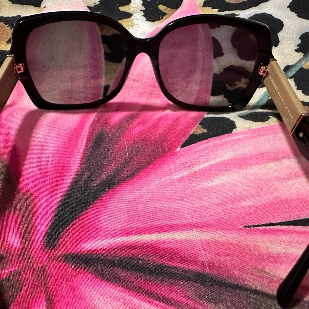 Burberry polarized women’s sunglasses - Picture 3 of 10